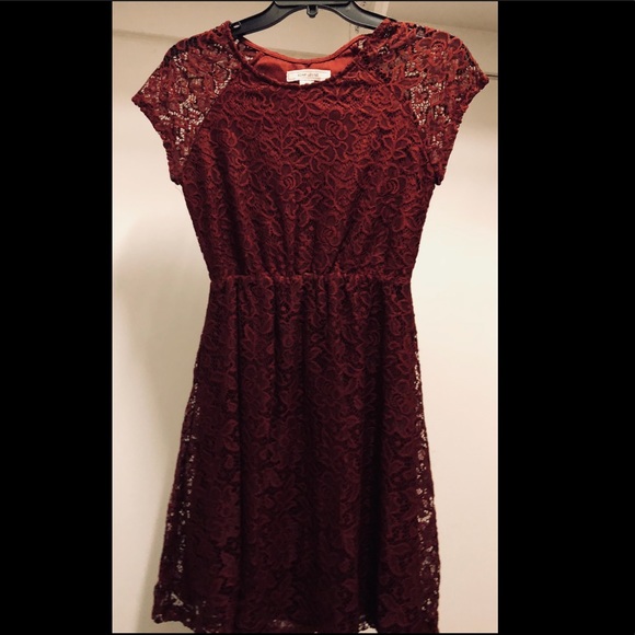 womens burgundy lace dress